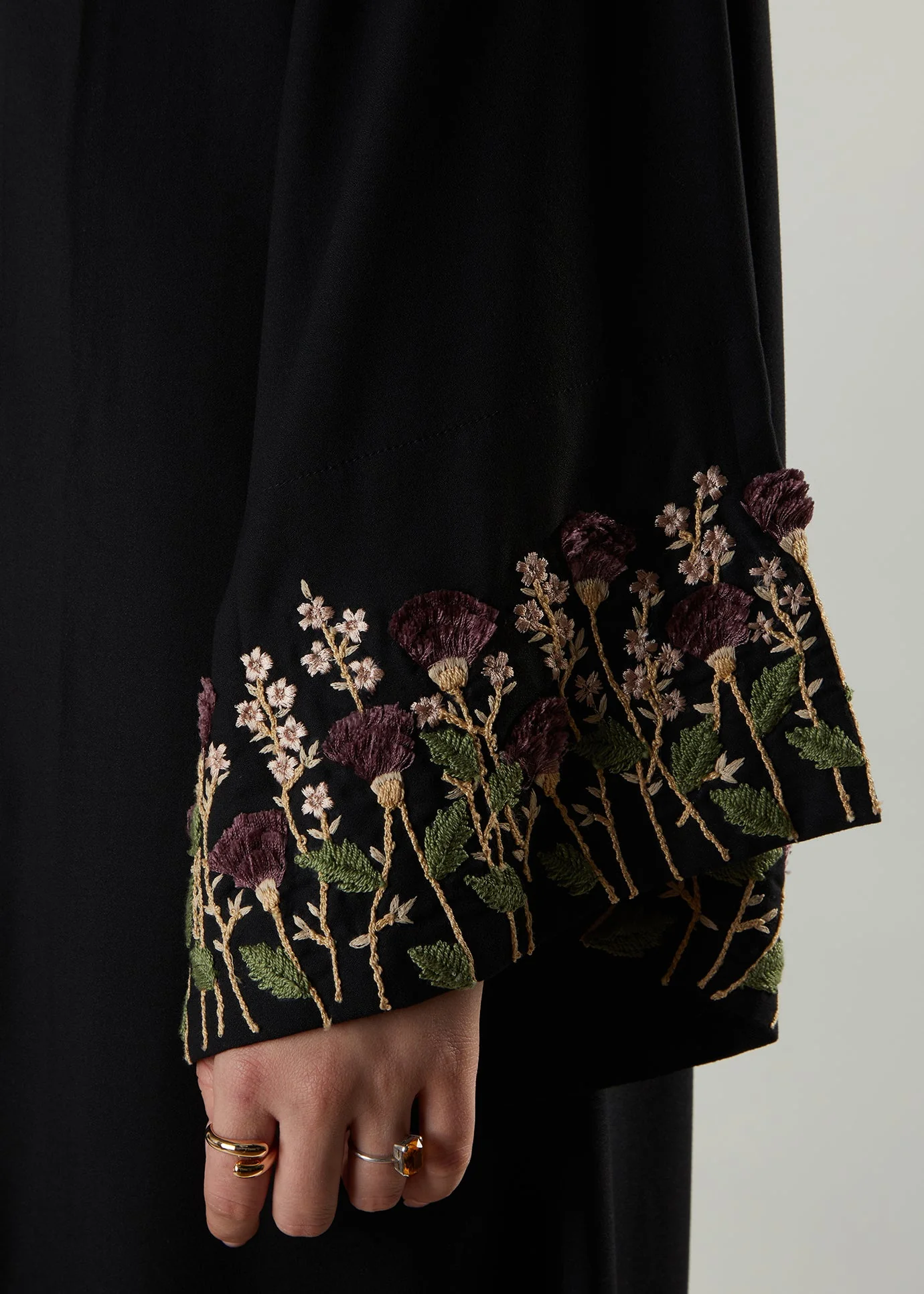 Black Thistle Open Abaya - Image 7