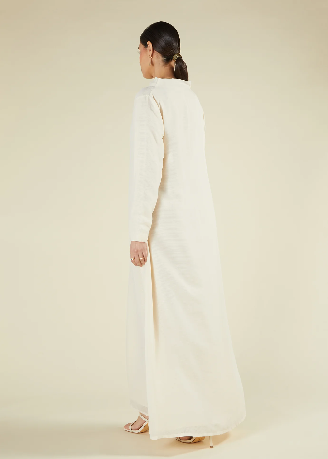 Creamy Cowl Neck Abaya - Image 3
