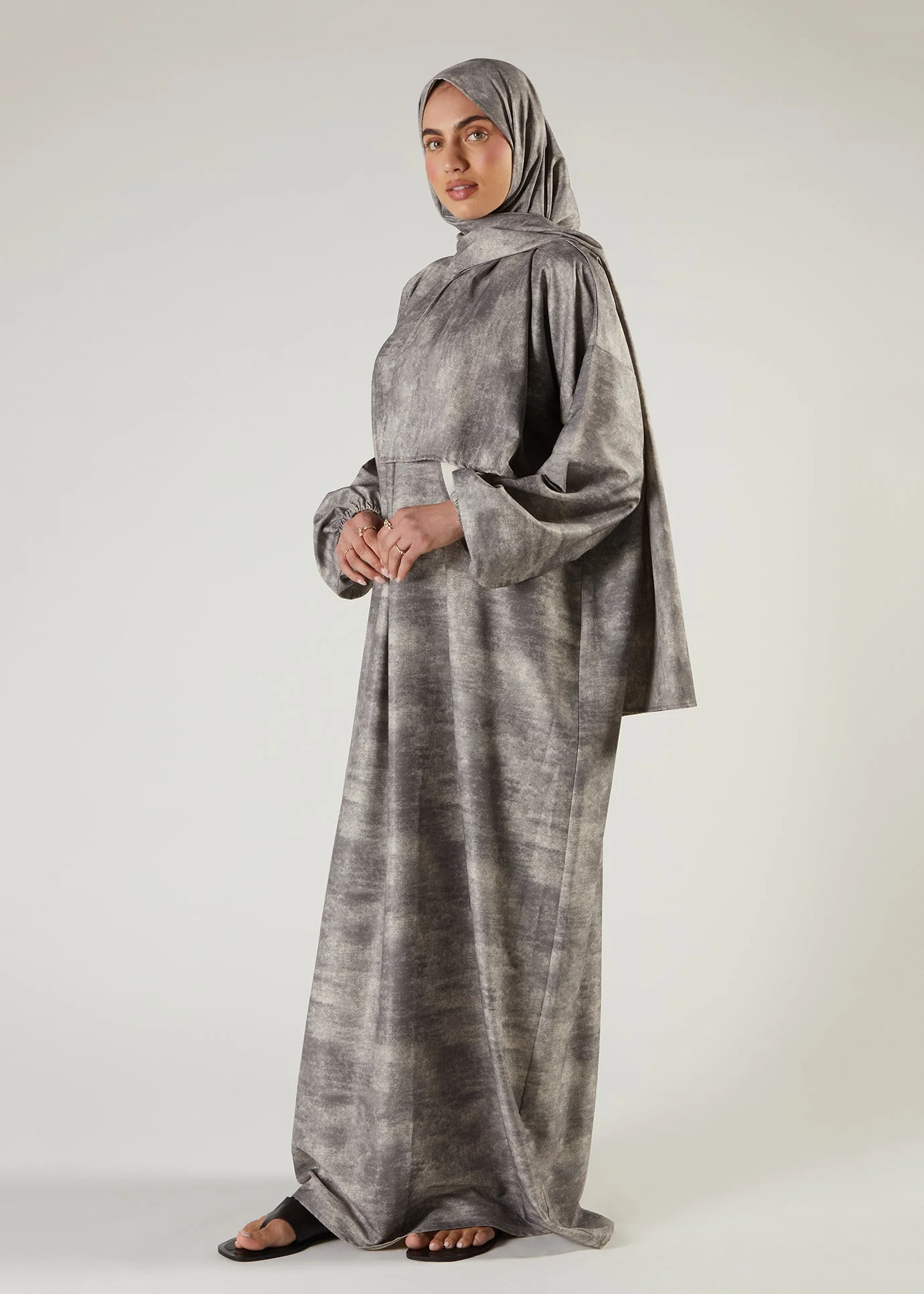 Marble Prayer Abaya - Image 5