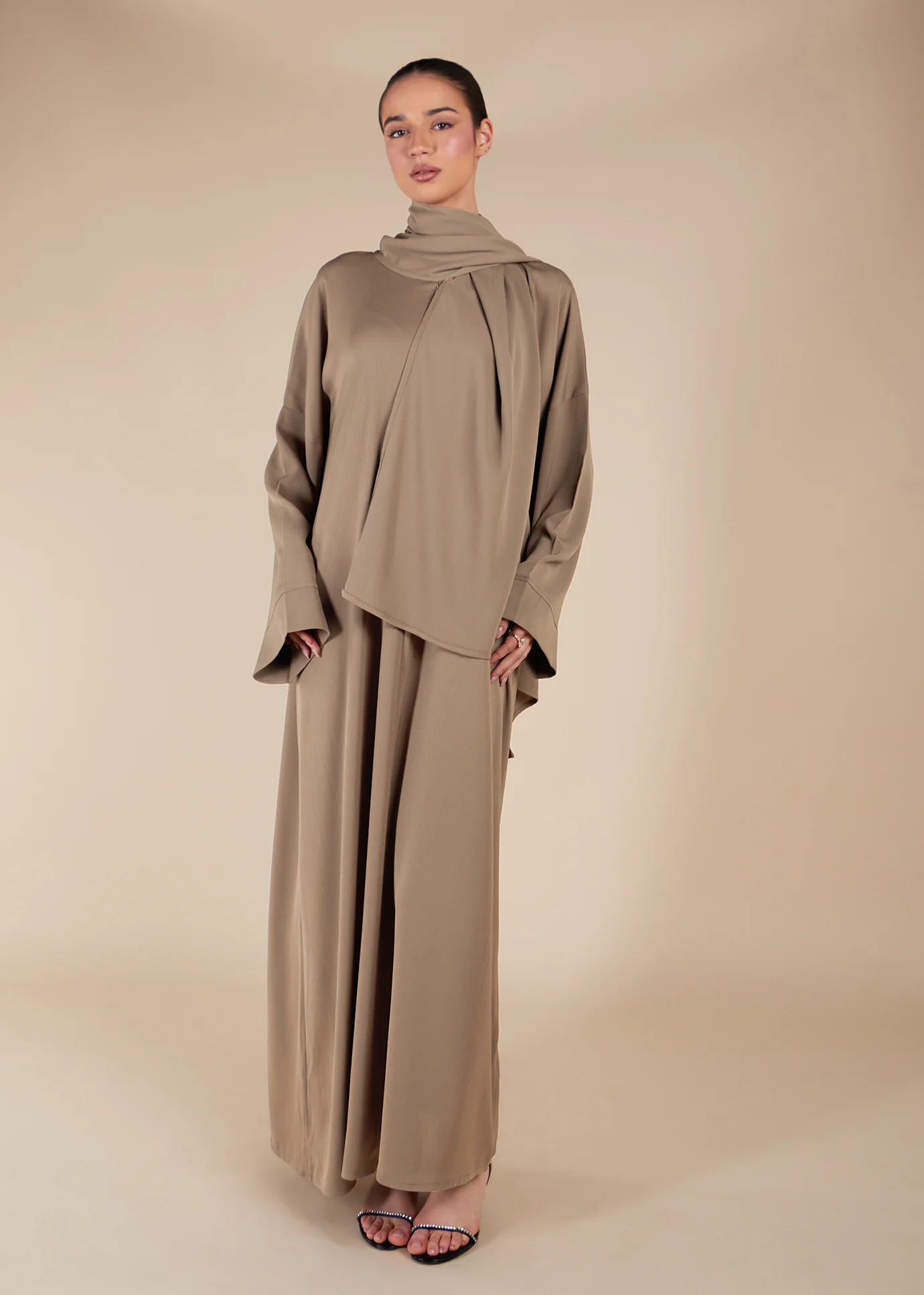 Prayer Abaya Sand - Image 3
