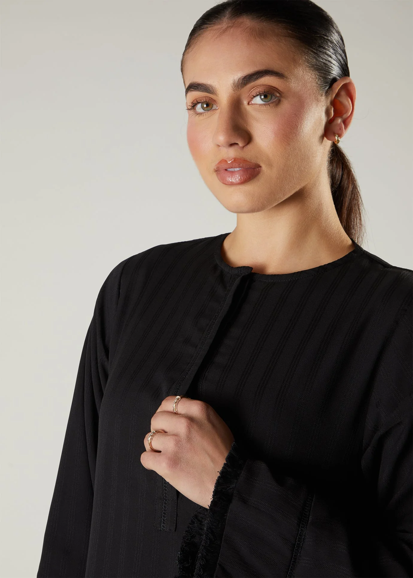 Self Stripes Abaya Black - Image 4