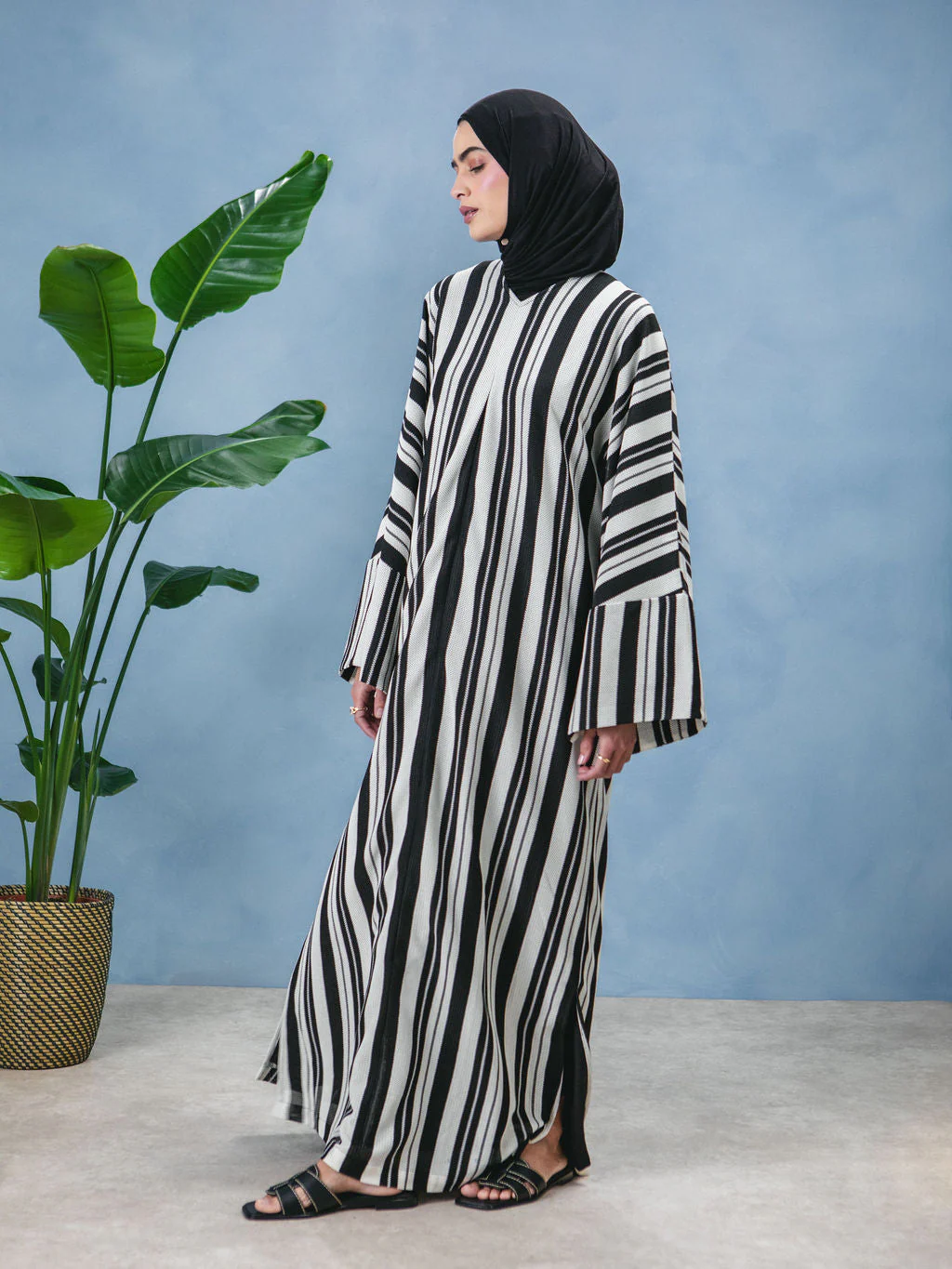 Single Pleat Crochet Kaftan - Image 3