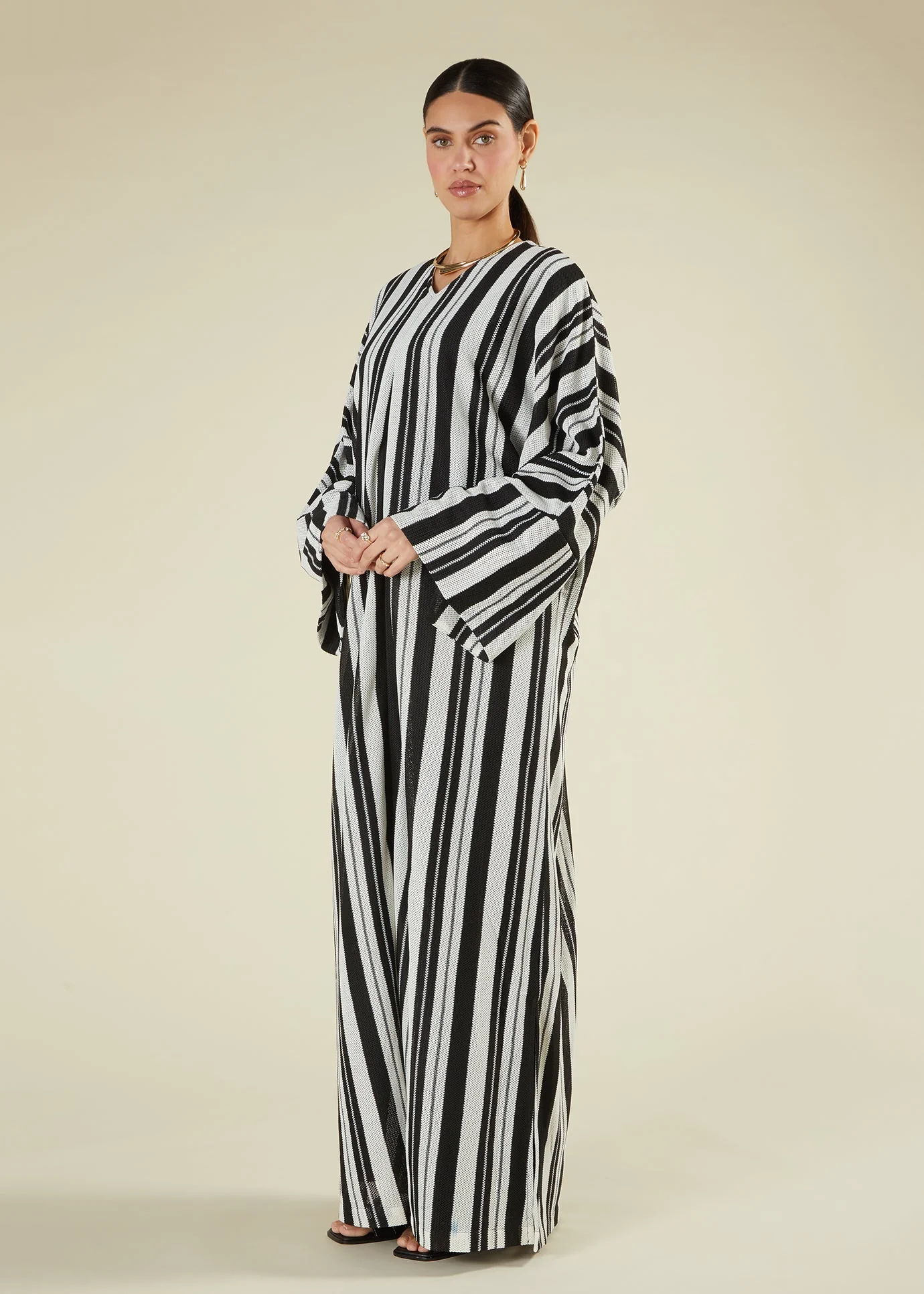 Single Pleat Crochet Kaftan - Image 5