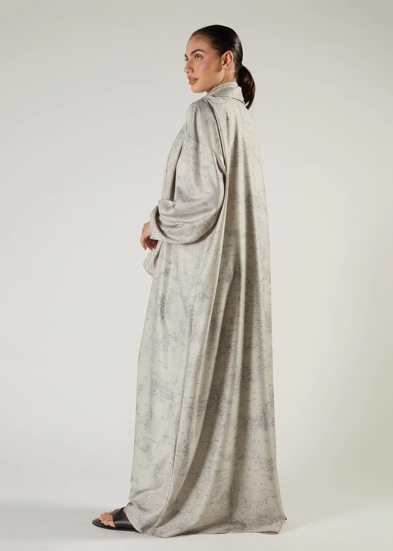 Speckled Sand Prayer Abaya - Image 3
