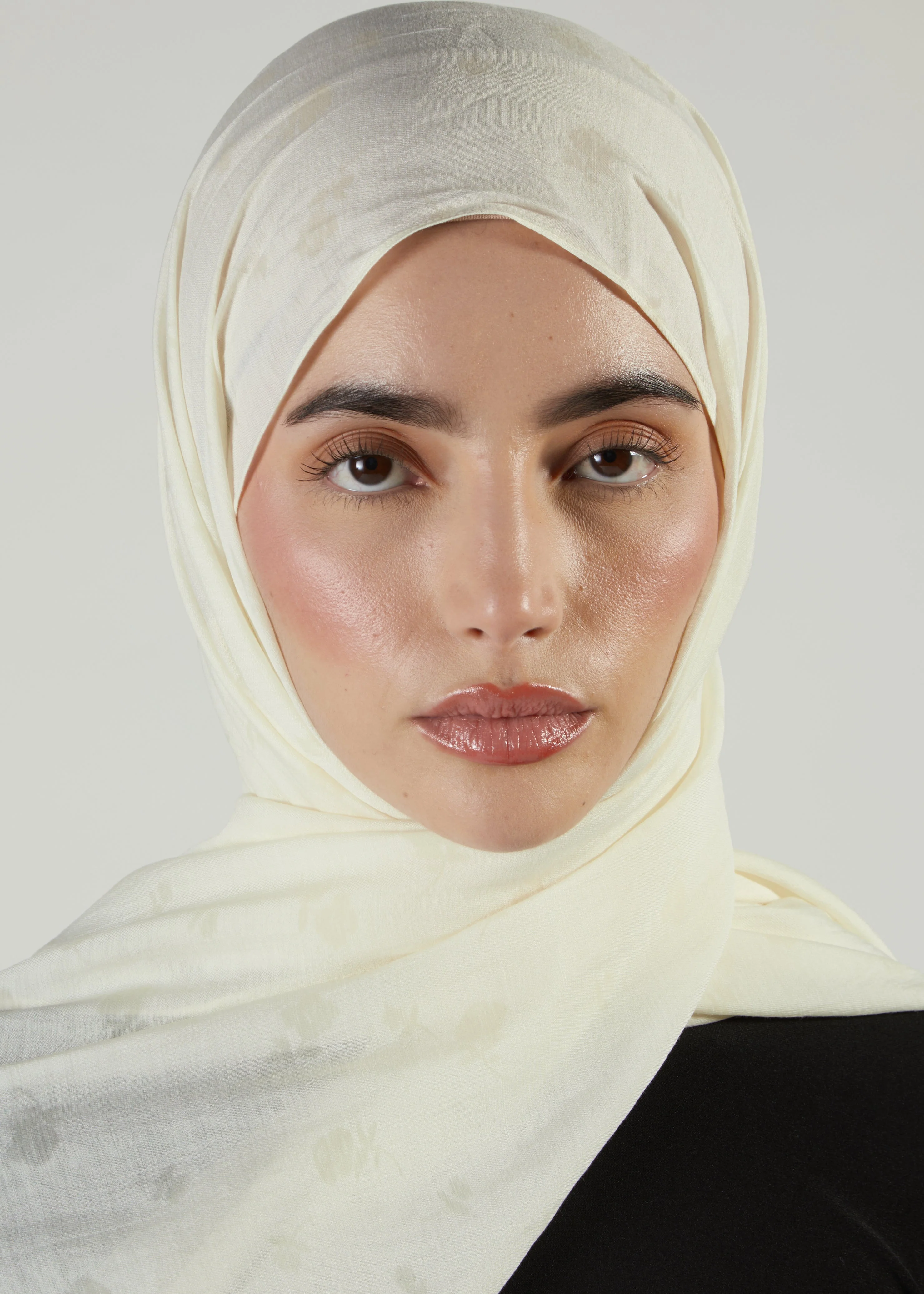White Rose Cotton Hijab - Image 3