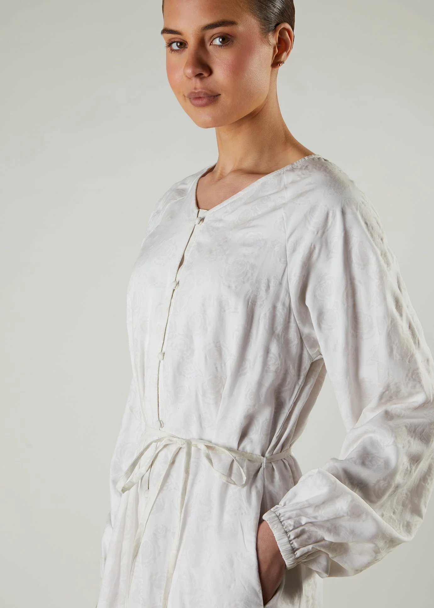 White Shadow Maxi - Image 4